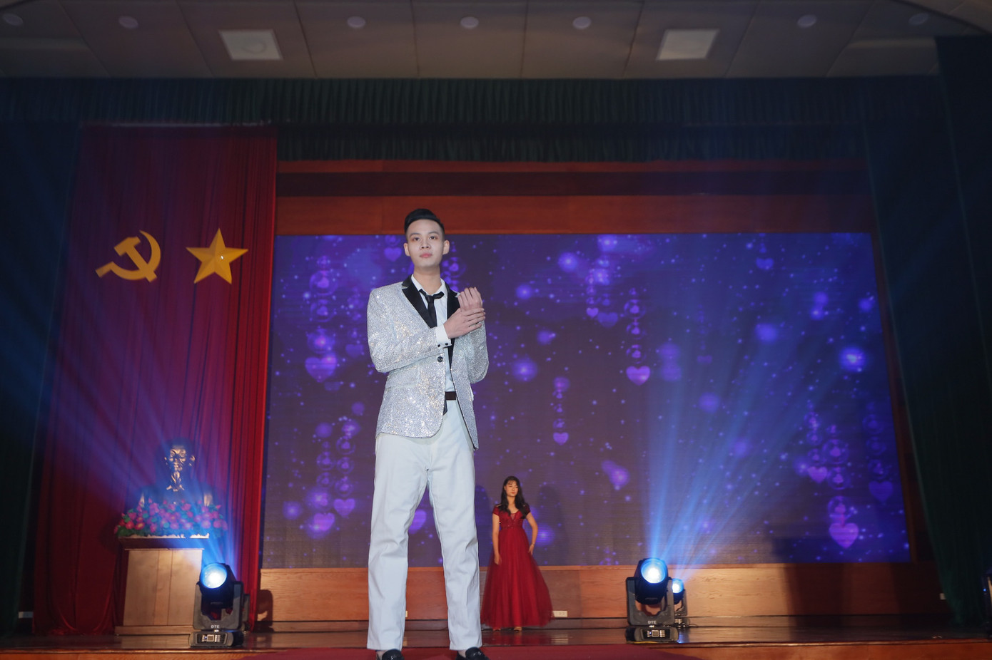 Nam sinh trường Luật chọn nghệ thuật làm đam mê ảnh 3