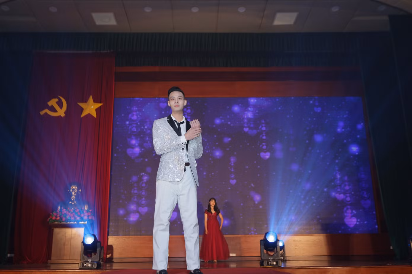 Nam sinh trường Luật chọn nghệ thuật làm đam mê ảnh 3