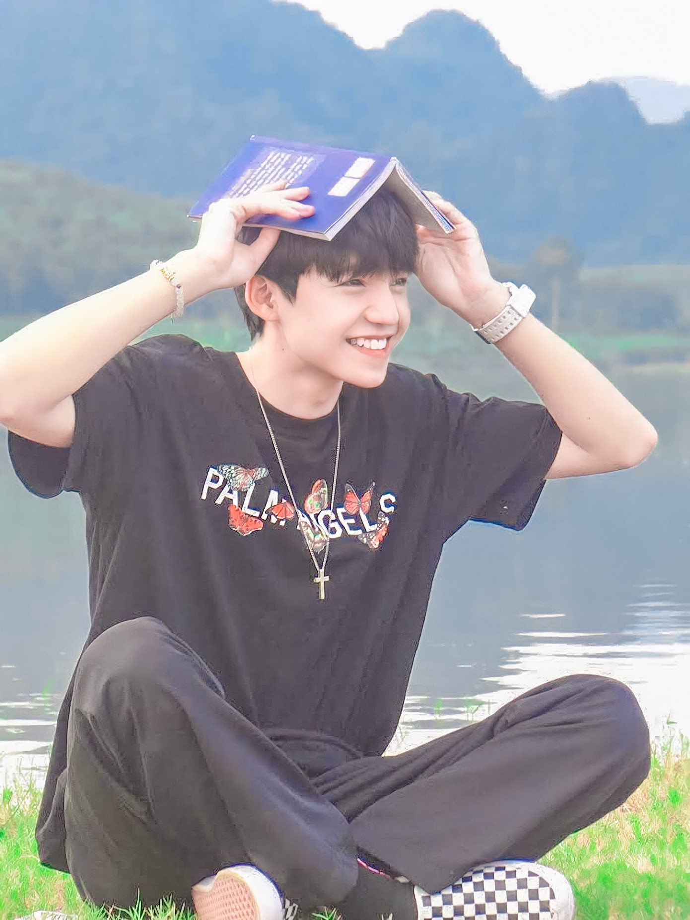 Hot Tiktok Tân Hạc: Nam sinh tài năng với nụ cười tỏa nắng và động lực sống tích cực ảnh 1