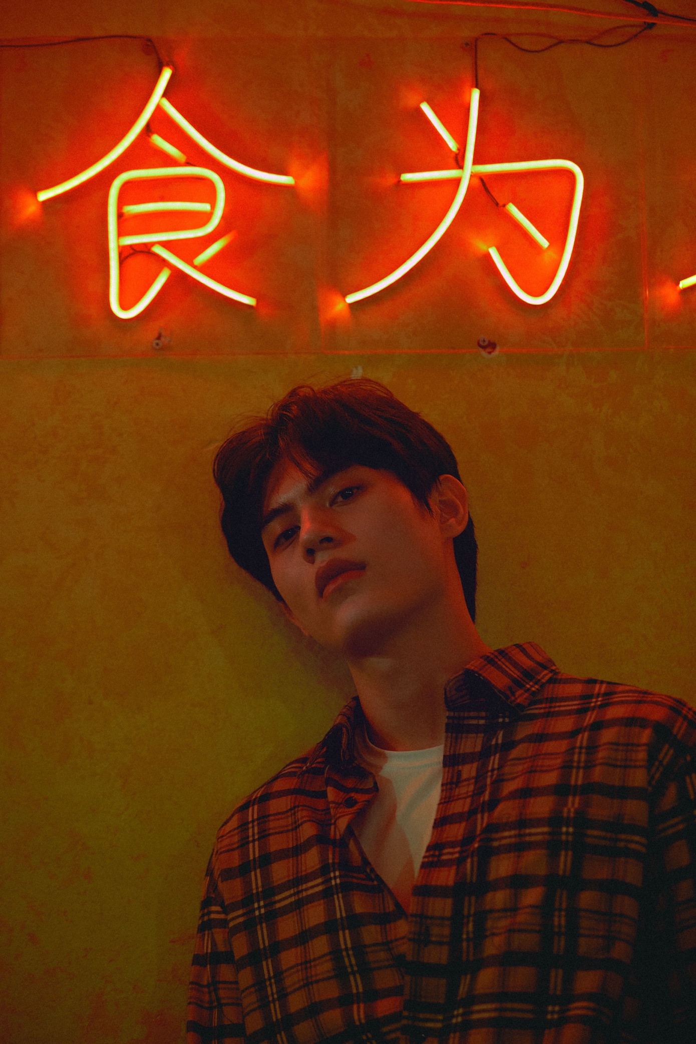 Trai đẹp 9X lọt vào “mắt xanh” của hội chị em khi xuất hiện trong MV mới của Hương Ly ảnh 3