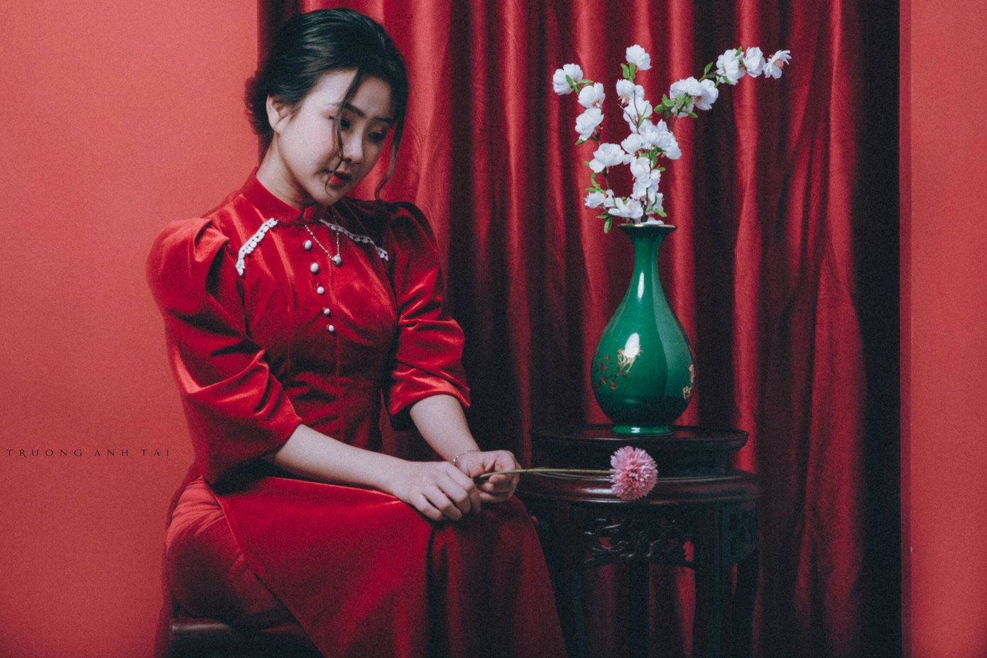 Ngắm nhìn bộ ảnh lung linh sắc đỏ của nữ sinh Đại học Thăng Long xinh như búp bê ảnh 12