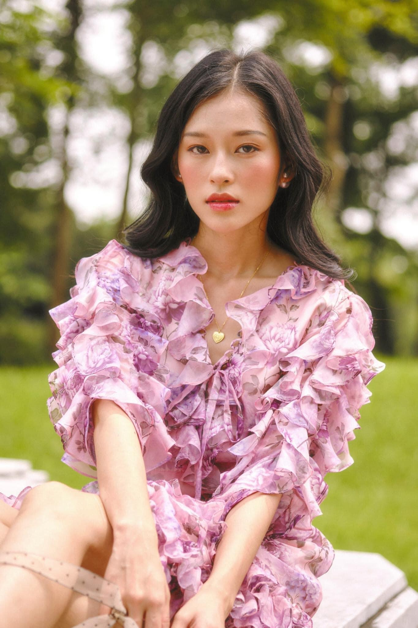 Nữ chính trong MV mới của Erik được netizen săn lùng bởi gương mặt đẹp tựa hoa đán ảnh 13