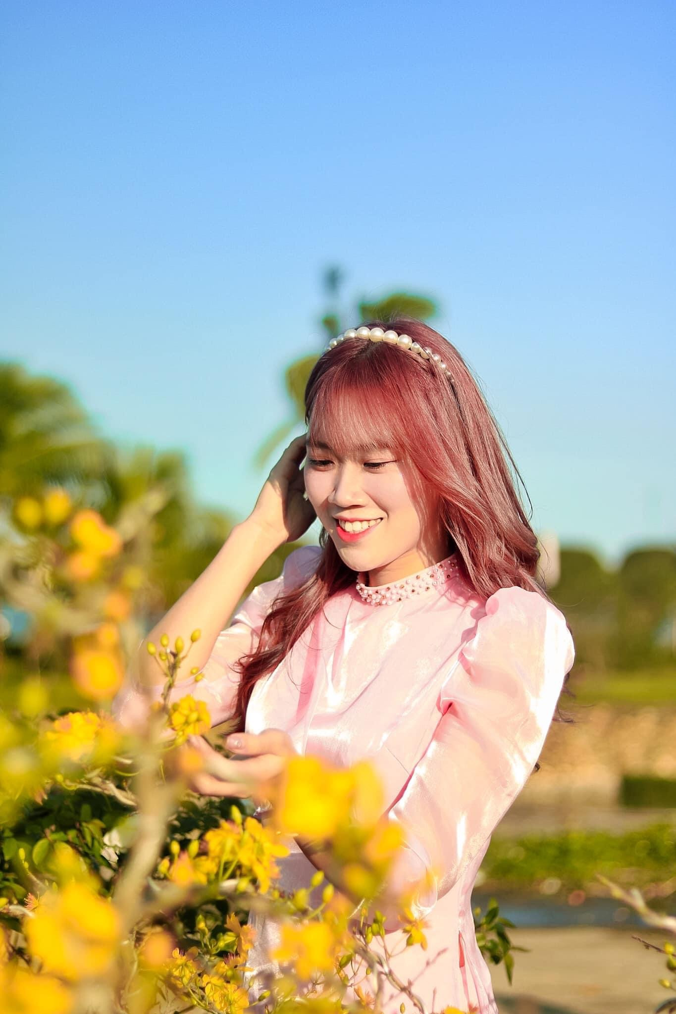 Thiếu nữ xứ Quảng trong áo dài truyền thống những ngày đầu Xuân ảnh 1