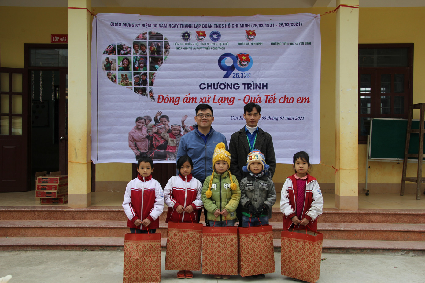 Ấm áp chương trình “Đông ấm xứ Lạng, quà Tết cho em“ ảnh 4