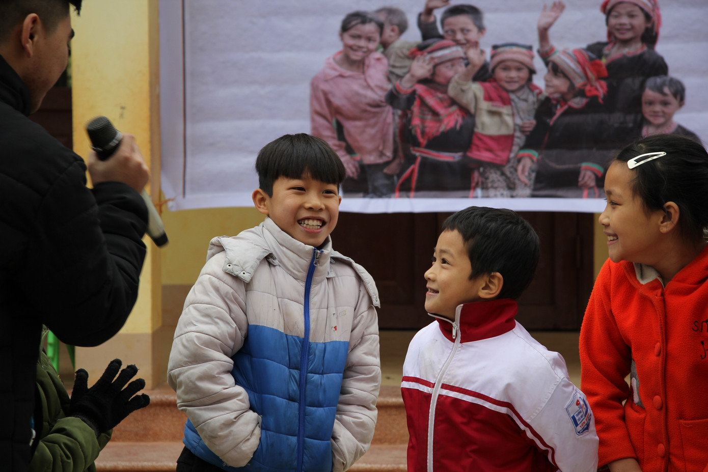 Ấm áp chương trình “Đông ấm xứ Lạng, quà Tết cho em“ ảnh 11