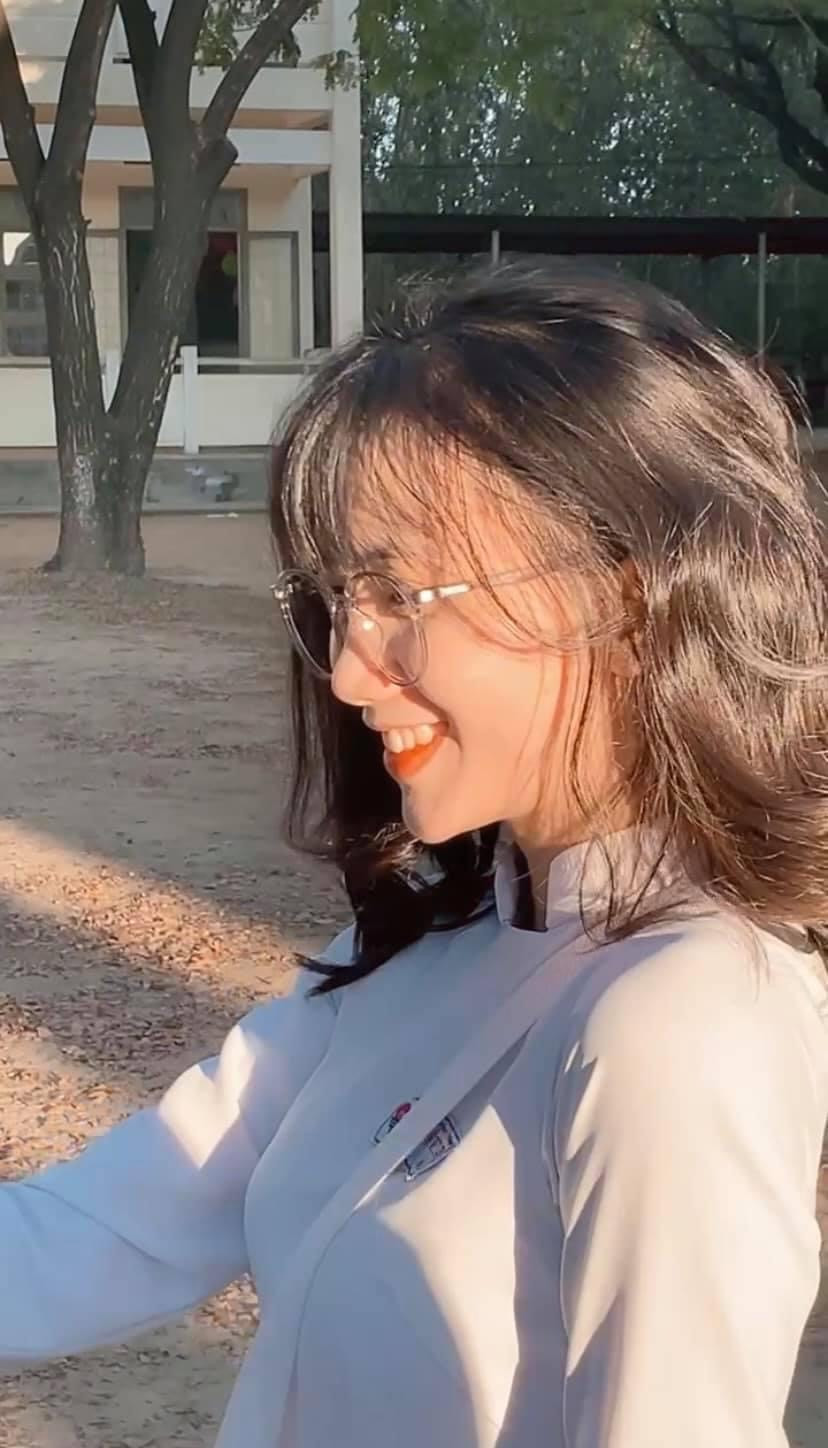 Đốn tim với nụ cười tỏa nắng của “Hot Tiktoker 2K4” ảnh 7