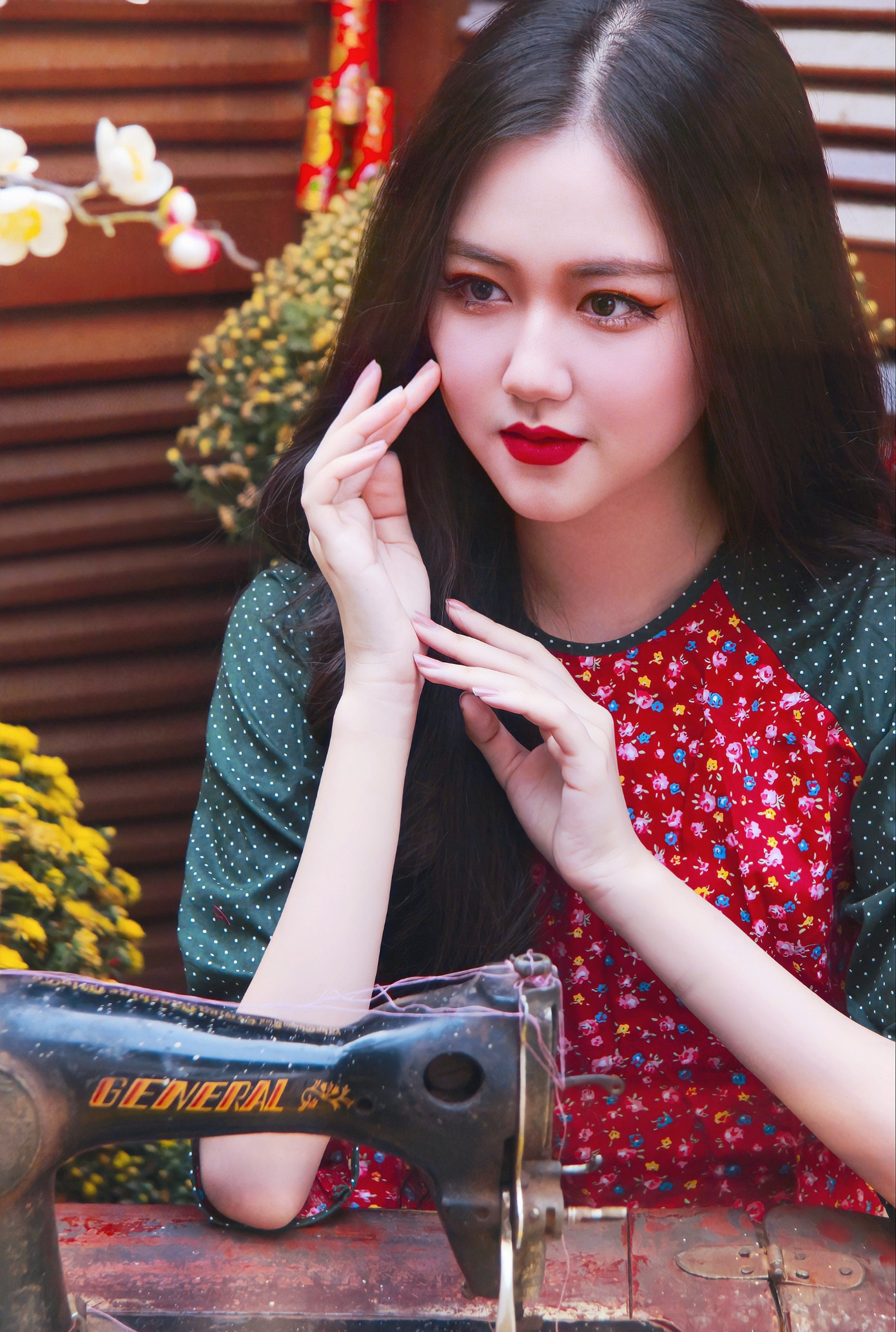 ‘Không thể rời mắt’ bộ ảnh chào Xuân đầy màu sắc của thiếu nữ 16 tuổi ảnh 2