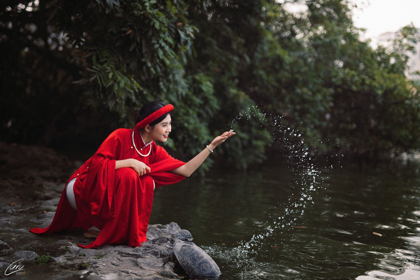 Nữ sinh điện ảnh gây ấn tượng bởi bộ ảnh Tết bên áo Tấc Việt phục ảnh 6