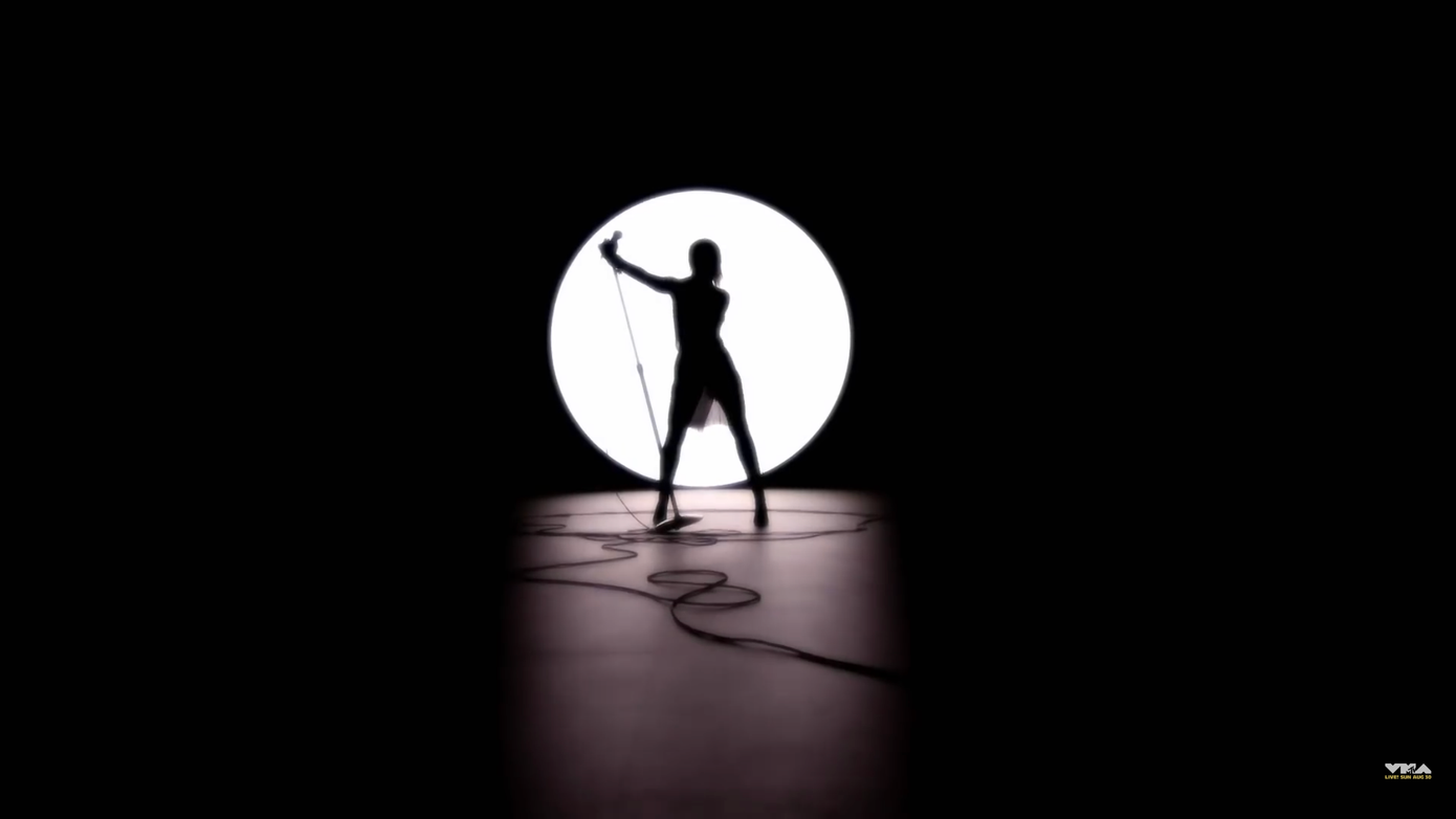 Dàn sao khuấy động VMAs 2020: Lady Gaga, Ariana Grande, BTS, The Weeknd thắng lớn ảnh 2