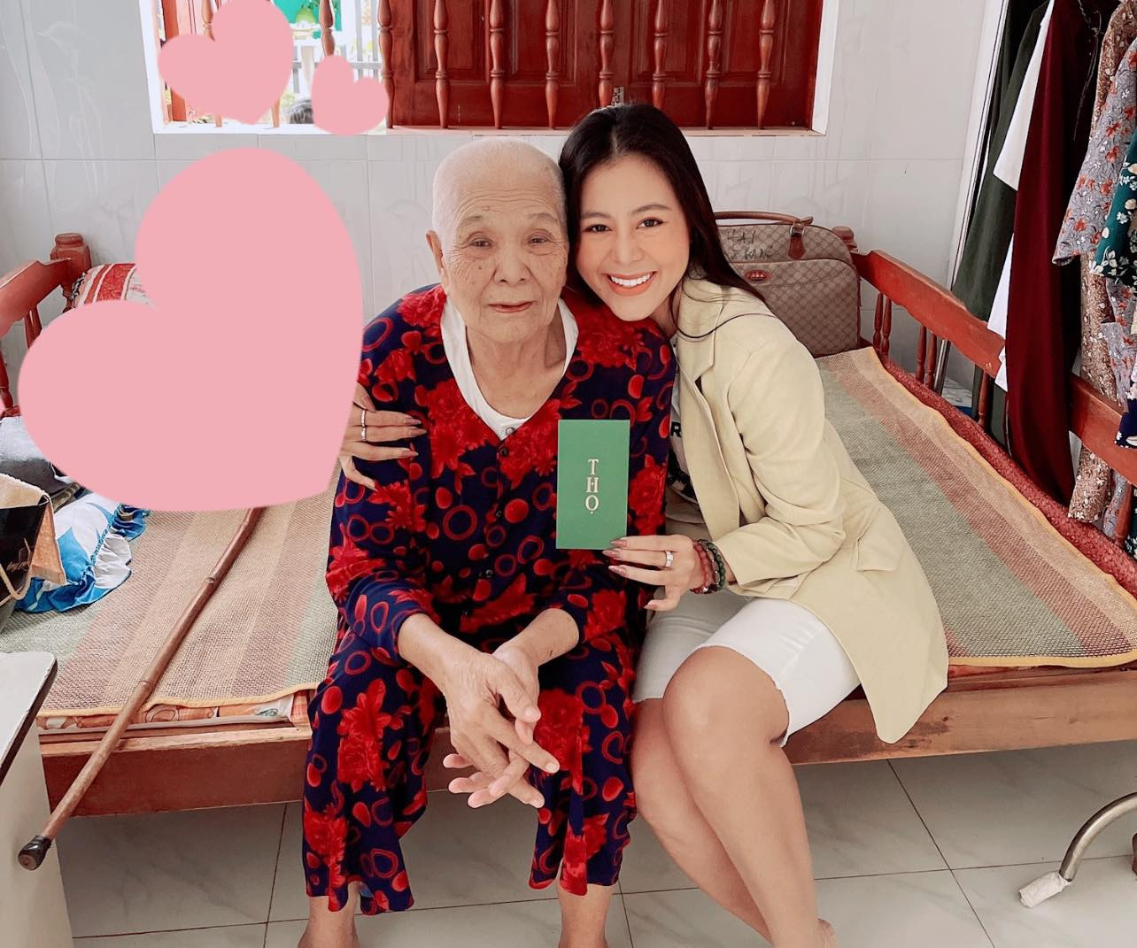 “Kiều nữ làng hài” Nam Thư khoe ảnh sum vầy bên gia đình sau 12 năm ăn Tết xa nhà ảnh 2