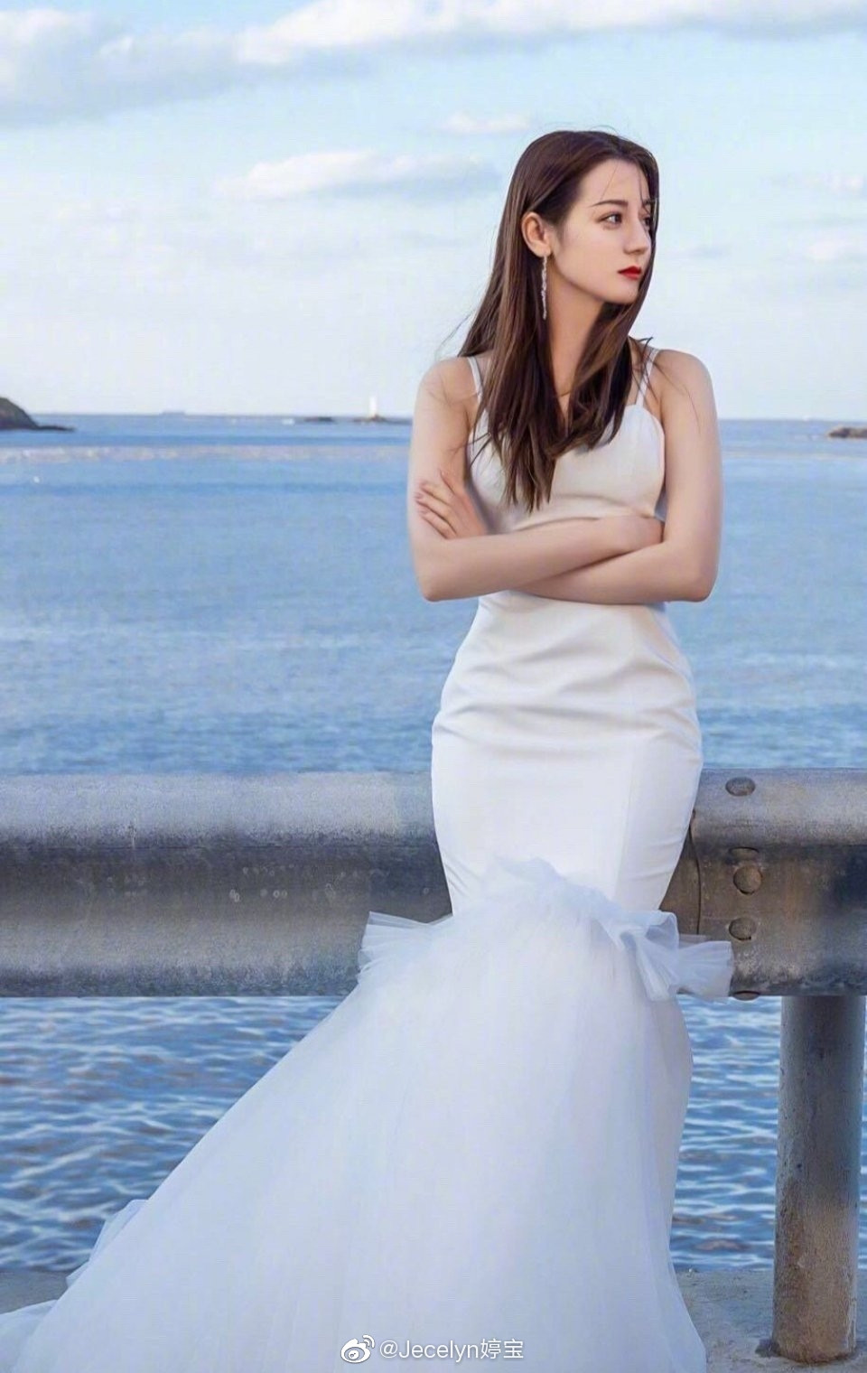 Địch Lệ Nhiệt Ba xinh như thiên thần trong phim mới “Hạnh Phúc Trong Tầm Tay“ ảnh 7