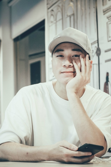 Giải mã Karik: Chàng rapper không hề gai góc mà vẫn khiến fangirl mê như điếu đổ ảnh 5