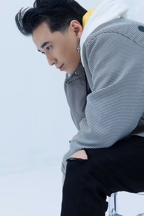 Giải mã Karik: Chàng rapper không hề gai góc mà vẫn khiến fangirl mê như điếu đổ ảnh 4