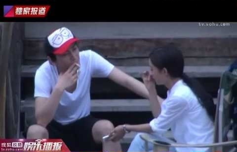 Không chỉ hại sức khỏe, hút thuốc lá còn phá tan hình tượng nhiều sao nam Hoa ngữ ảnh 1