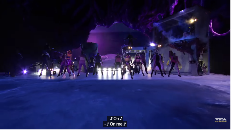 Dàn sao khuấy động VMAs 2020: Lady Gaga, Ariana Grande, BTS, The Weeknd thắng lớn ảnh 8