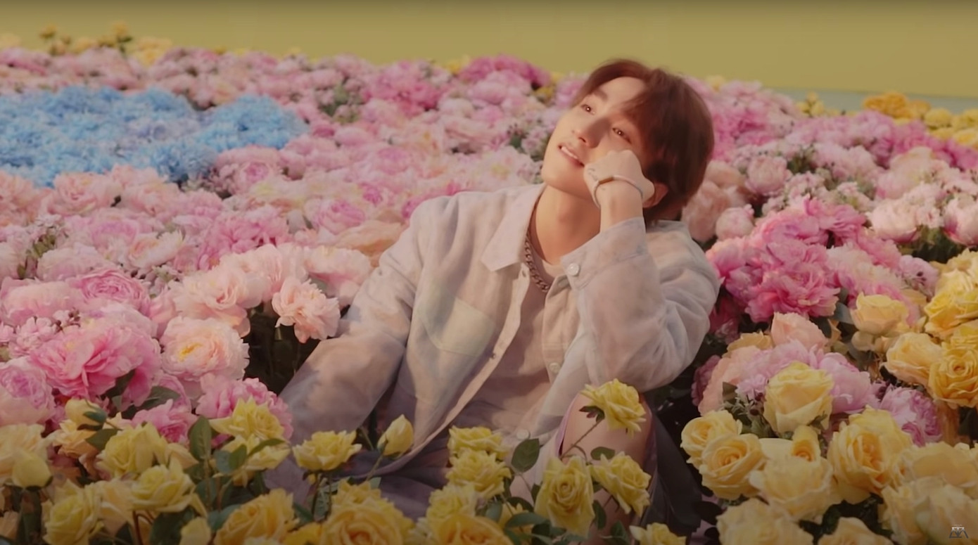 Sơn Tùng M-TP tiết lộ ý nghĩa những đạo cụ phía sau hậu trường MV “Có Chắc Yêu Là Đây” ảnh 1