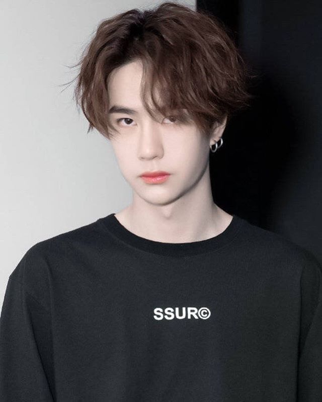 Loạt nam thần “cực phẩm” line 97 của C-Biz: Vương Nhất Bác dẫn đầu, được săn đón “hết nấc” ảnh 1