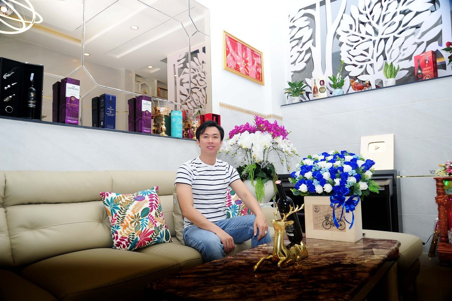 Ca sĩ triệu view YouTube Hồ Việt Trung tậu nhà 7 tỷ đồng sau nhiều năm ca hát ảnh 1