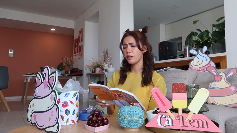 Góc “lầy lội“: Minh Tú react MV “Ice Cream” theo phong cách... thầy phong thủy ảnh 3