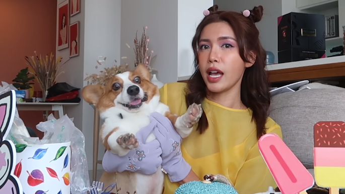 Góc “lầy lội“: Minh Tú react MV “Ice Cream” theo phong cách... thầy phong thủy ảnh 4