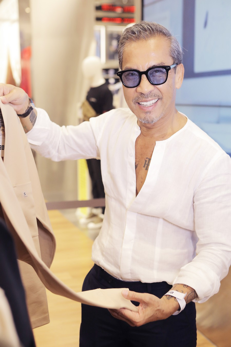 Cody (Uni5) và Đỗ Hoàng Dương diện đồ đôi, hội ngộ dàn sao Việt trong sự kiện thời trang ảnh 5