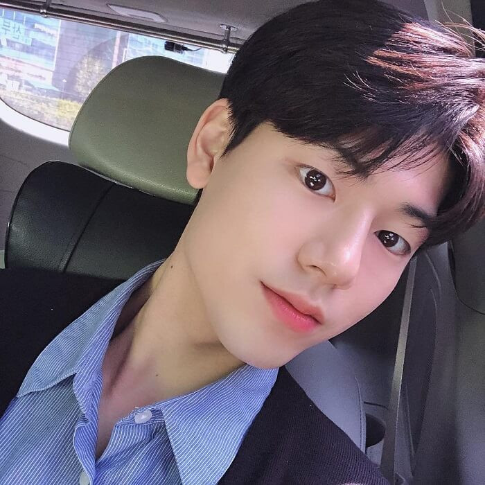 Soái ca tân binh “Hospital Playlist” gây sốt với gương mặt hao hao Park Bo Gum ảnh 3