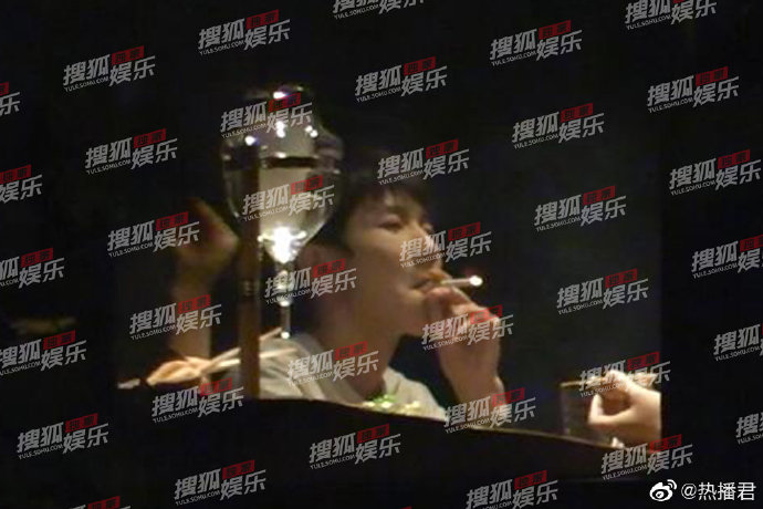 Không chỉ hại sức khỏe, hút thuốc lá còn phá tan hình tượng nhiều sao nam Hoa ngữ ảnh 2