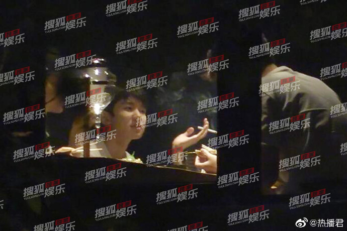 Không chỉ hại sức khỏe, hút thuốc lá còn phá tan hình tượng nhiều sao nam Hoa ngữ ảnh 3