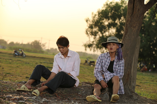 MV có bản sao Ngọc Trinh tham gia leo lên #2 Trending YouTube chỉ sau 2 ngày ảnh 1