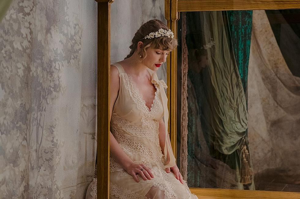 Có lẽ nào MV “willow” của Taylor Swift là ngoại truyện của MV “cardigan“? ảnh 2