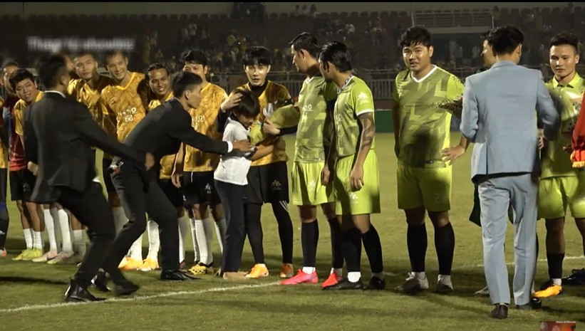 Những lần Jack chứng minh “mãi mãi một tình yêu” dành cho đại gia đình FC Đom Đóm ảnh 5