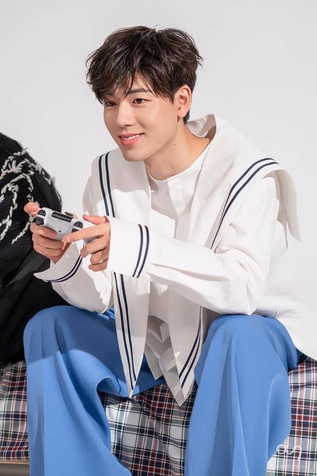 Soái ca tân binh “Hospital Playlist” gây sốt với gương mặt hao hao Park Bo Gum ảnh 6