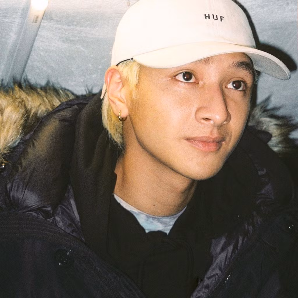 Loạt ảnh điển trai của rapper 16 Typh khiến fan nữ tiếc hùi hụi sau khi rời “Rap Việt“ ảnh 1