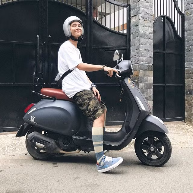 Loạt ảnh điển trai của rapper 16 Typh khiến fan nữ tiếc hùi hụi sau khi rời “Rap Việt“ ảnh 3