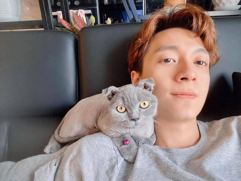 Chân dung cô nàng hotgirl được netizen đặt nghi vấn hẹn hò với ca sĩ Ngô Kiến Huy ảnh 1