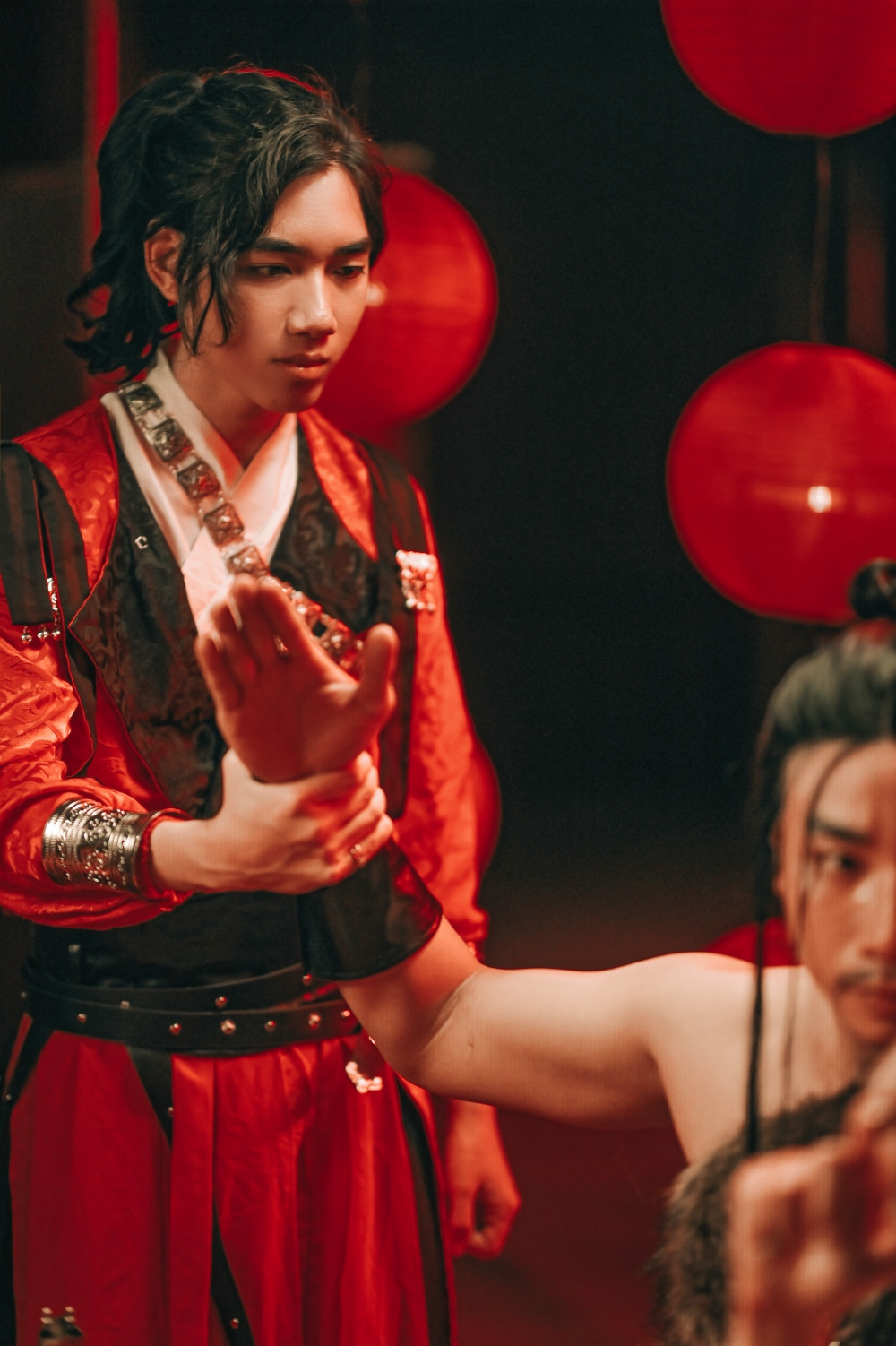 K-ICM kết hợp với giọng ca “Túy âm” trong MV đậm chất cổ trang, kiếm hiệp ảnh 3