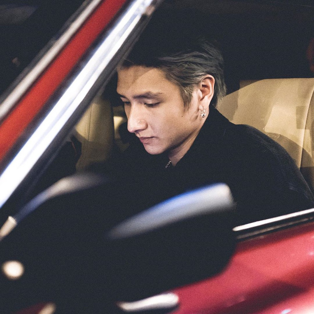 Loạt ảnh điển trai của rapper 16 Typh khiến fan nữ tiếc hùi hụi sau khi rời “Rap Việt“ ảnh 5