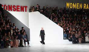 Ý thức thời đại dịch Covid-19: Những chuyện như phim câu khách về... thảm hoạ ảnh 1