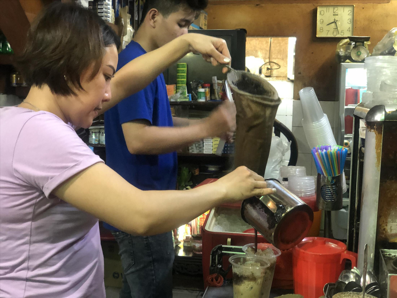 Đi chợ, hẹn hò và… lúc 0 giờ ảnh 1