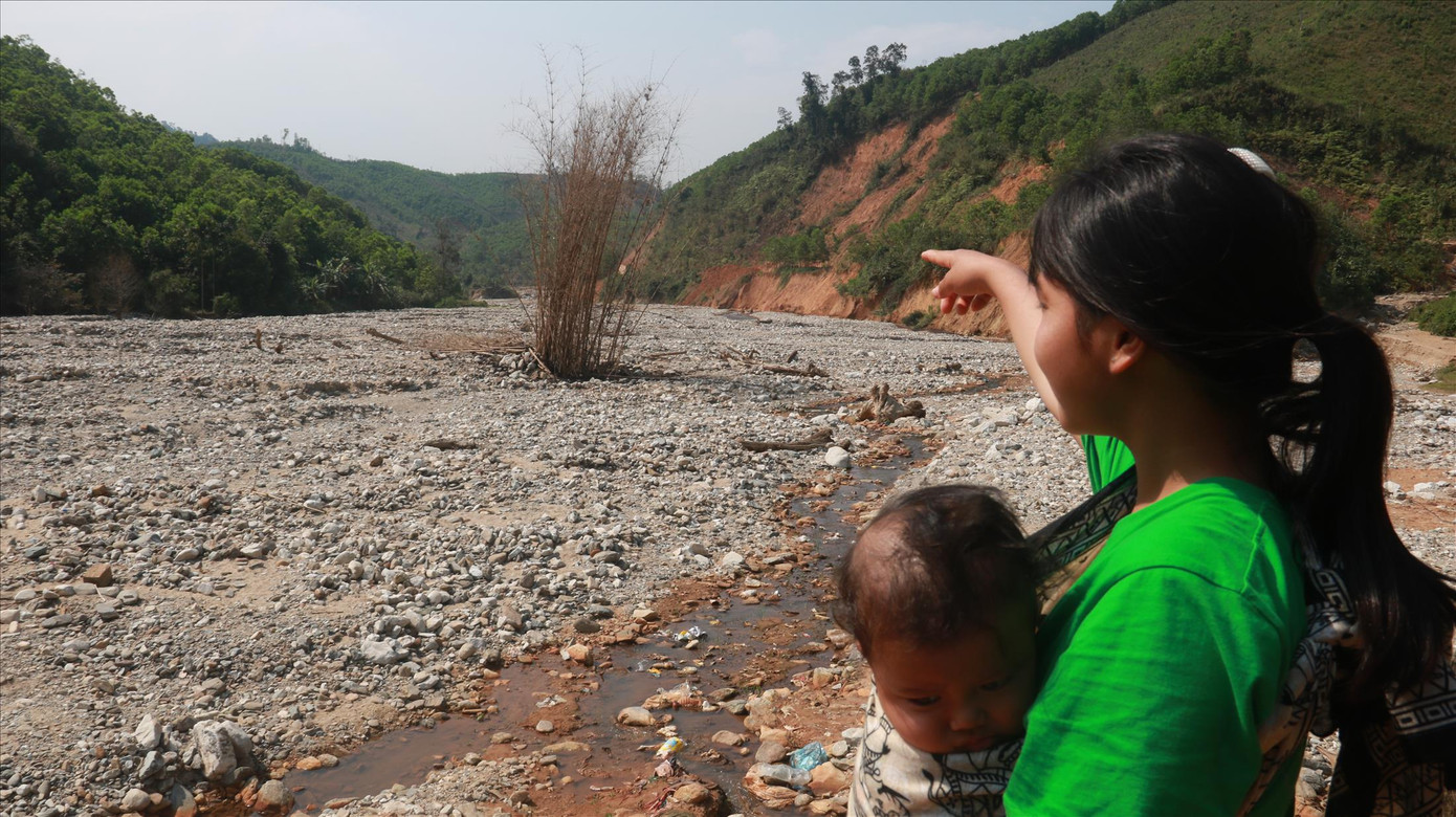 Huyện nghèo Phước Sơn ngổn ngang sau sạt lở ảnh 1