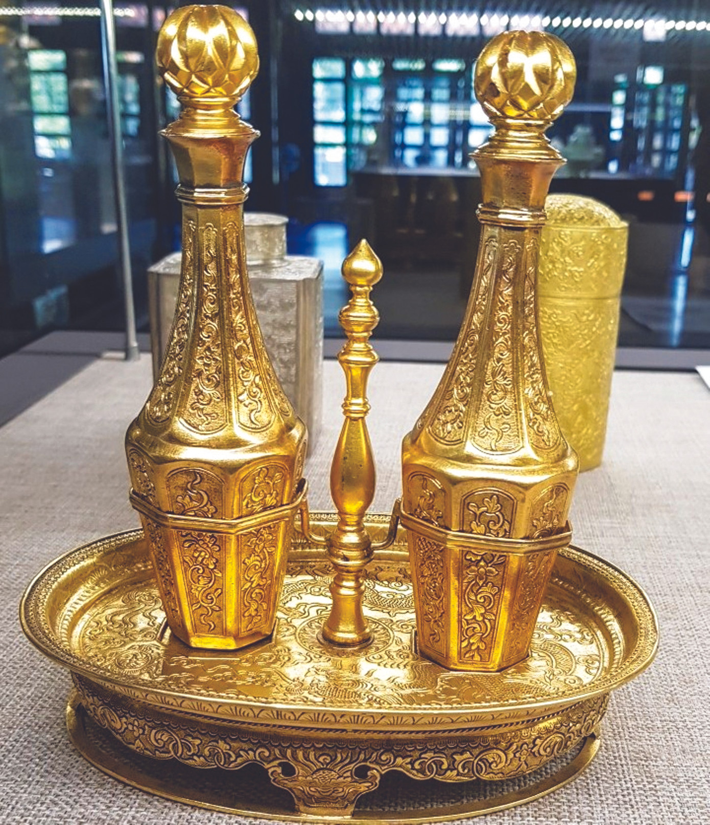 Còn, mất cổ vật Cố đô ảnh 1