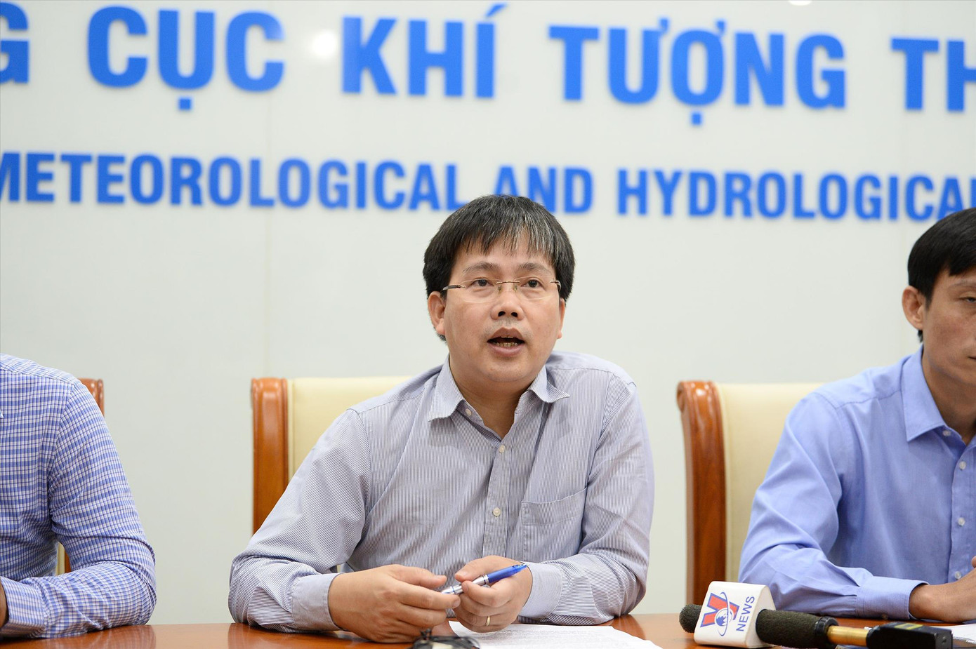 Hình thái đa thiên tai tại miền Trung: 'Cân não' vận hành các hồ chứa xả lũ ảnh 1