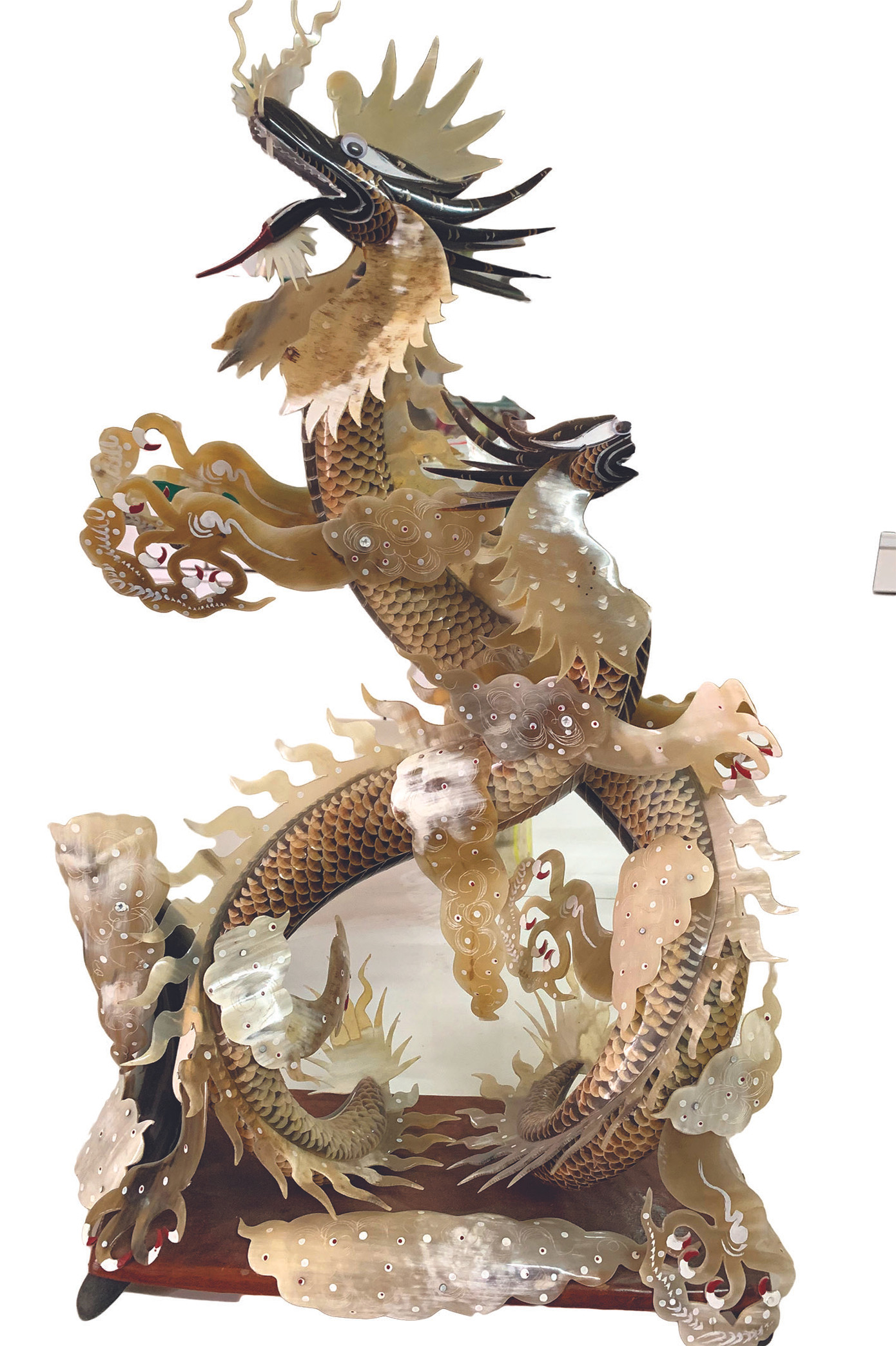 Hơn 400 năm với nghề làm… sừng ảnh 2 Hơn 400 năm với nghề làm… sừng ảnh 2