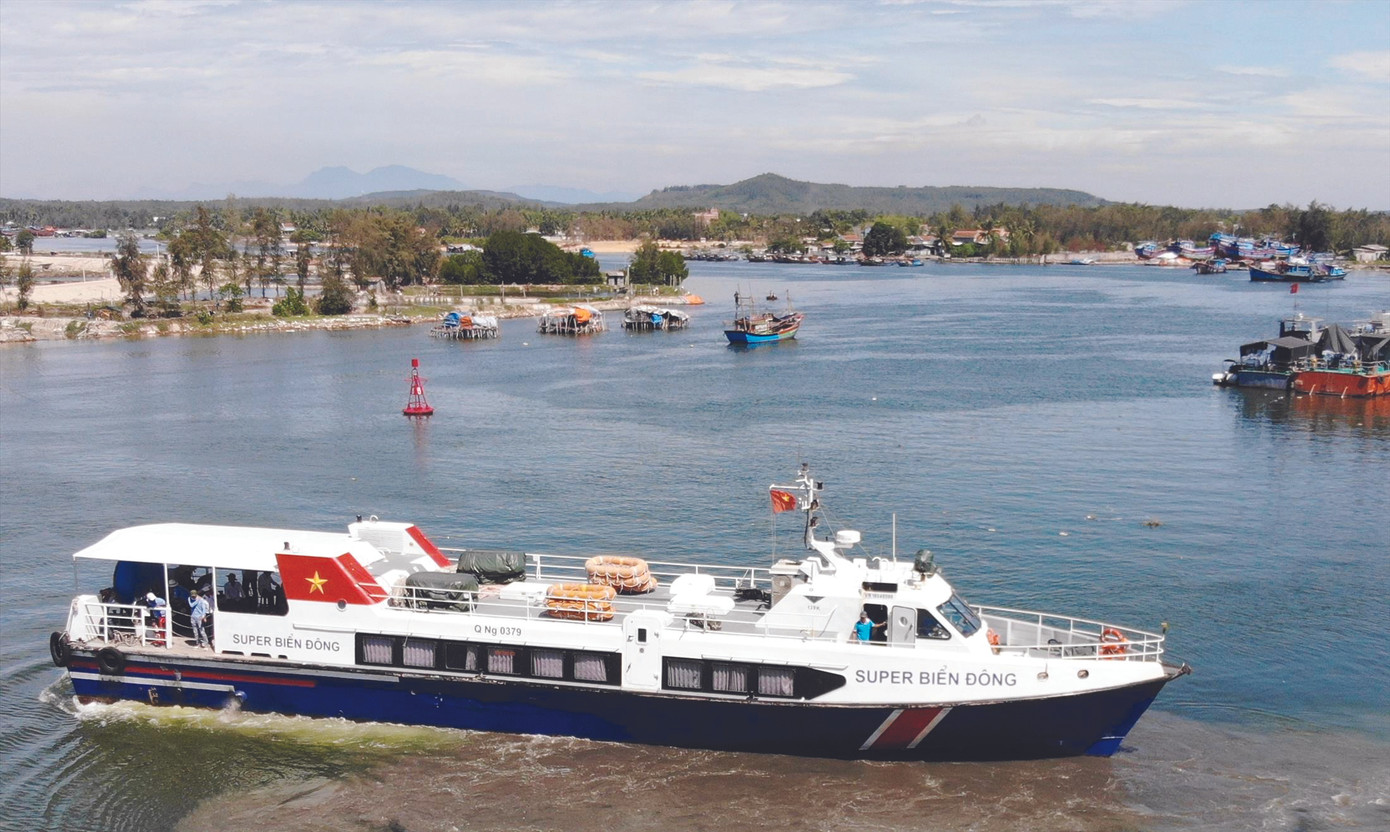 Đưa khách đến Lý Sơn dự Tiền Phong Marathon ảnh 2