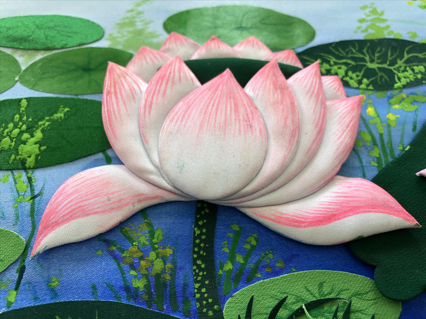 Người giữ hồn tranh gói vải độc đáo ảnh 1