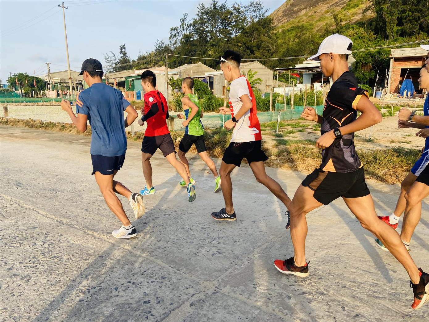 Sao điền kinh rộn ràng 'đổ bộ' Lý Sơn ảnh 1