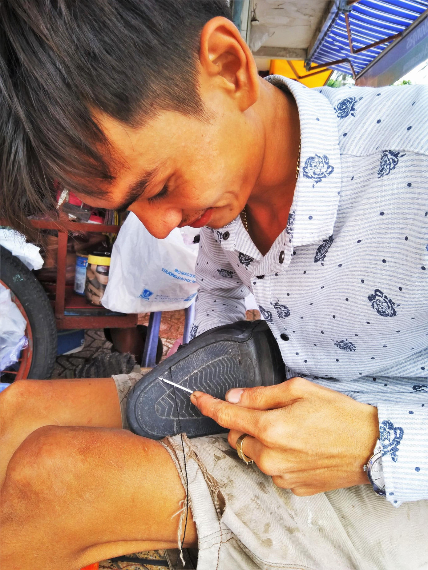 Sửa giầy đi Tết ảnh 1