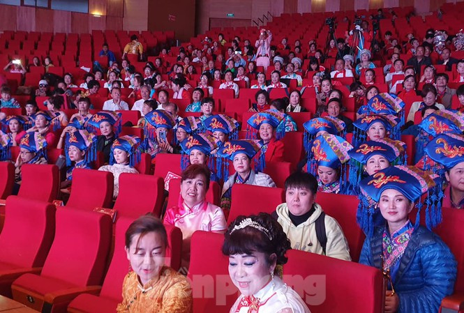 Showbiz 11/12: Cảnh sát công bố kết quả khám nghiệm tử thi của Sulli ảnh 4