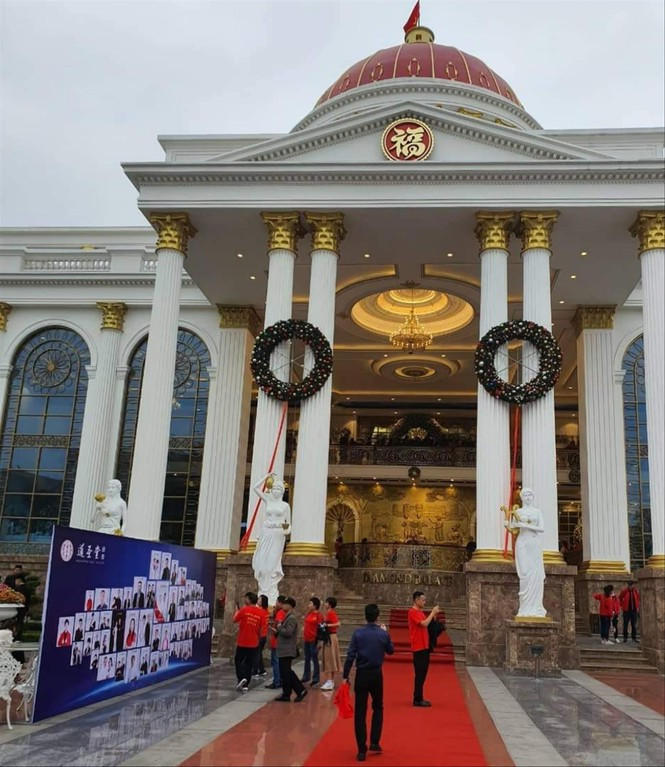 Showbiz 21/12: Cẩm Ly liên tục nhập viện trong ít ngày ảnh 4