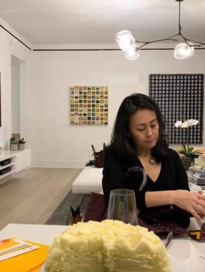 Showbiz 1/12: Hot girl Sam mang vali tiền mua xe hơi 2,6 tỷ đồng ảnh 3